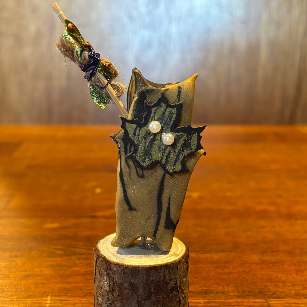 Korok Clay Sculpture Gold and Black