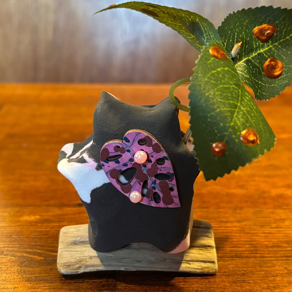 Korok Clay Sculpture Black Pink White