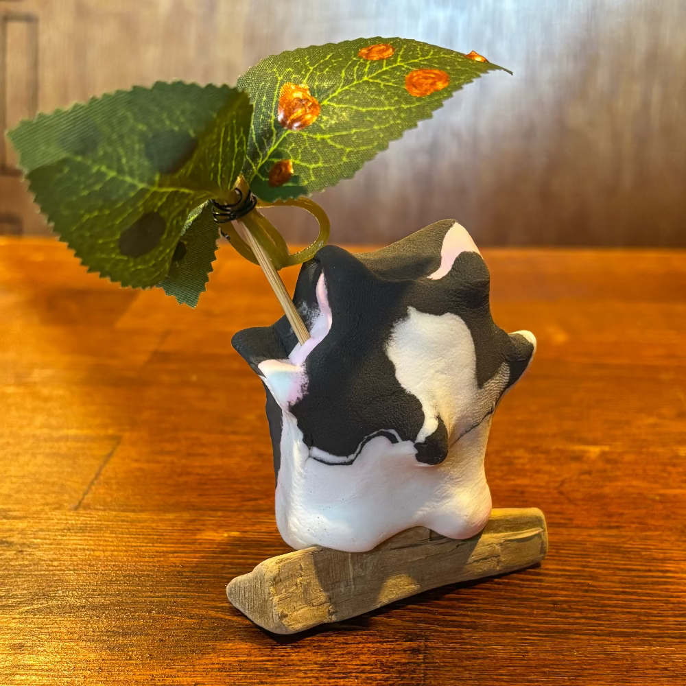 Korok Clay Sculpture Black Pink White
